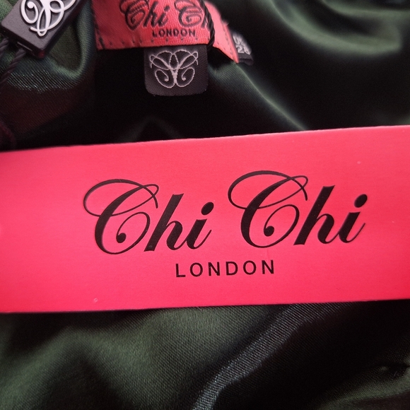 NWT Chi,Chi London " The Emerald Elegance".  Plus size Prom formal size 28. - Picture 13 of 14